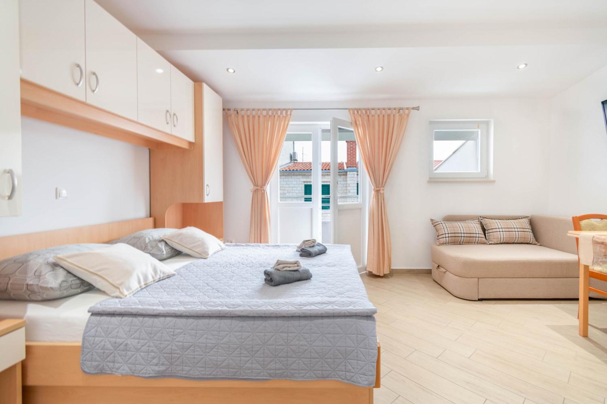 Dora Apartment